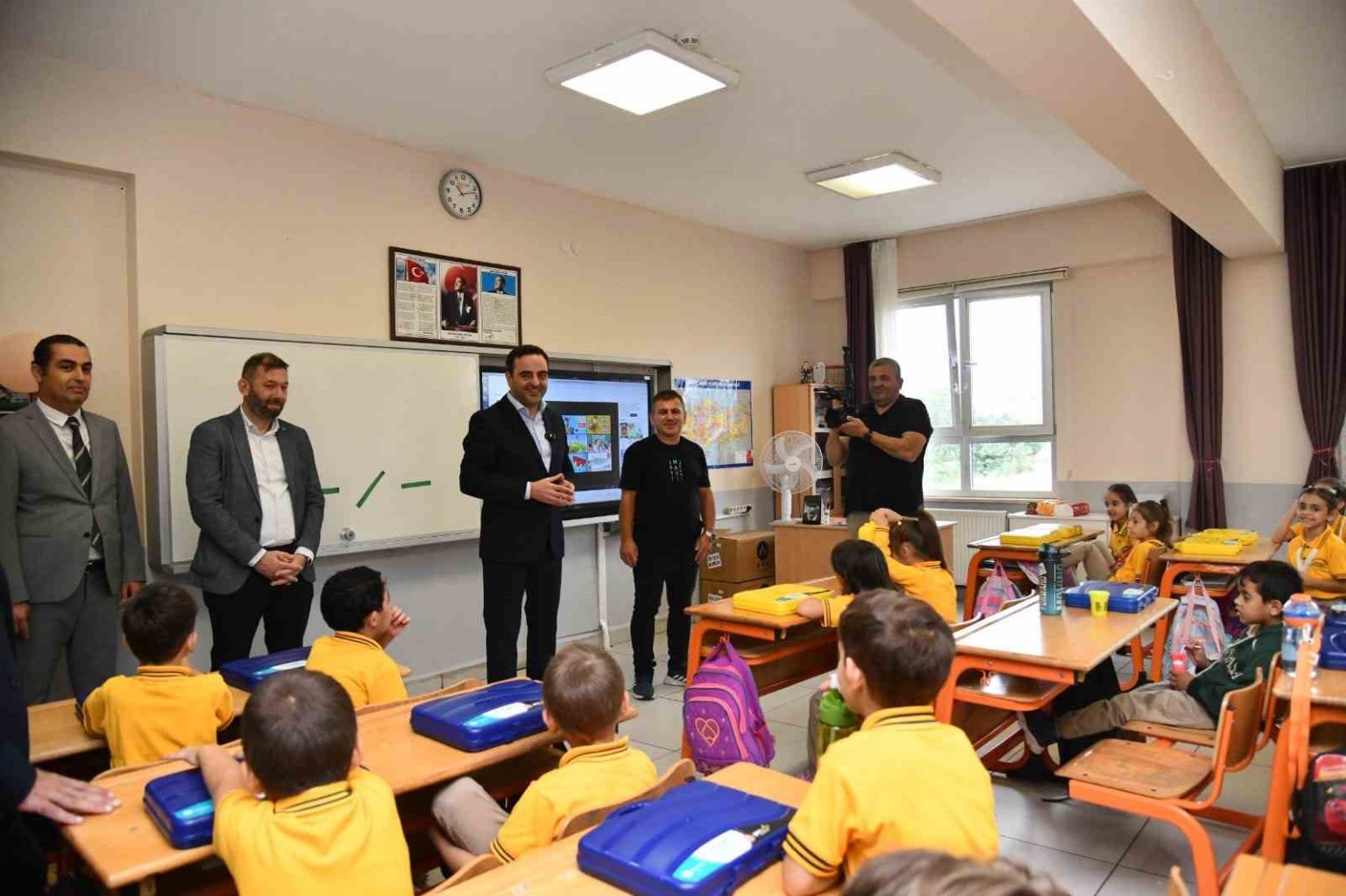 basiskelede-2-bin-124-birinci-sinif-ogrencisine-kirtasiye-destegi