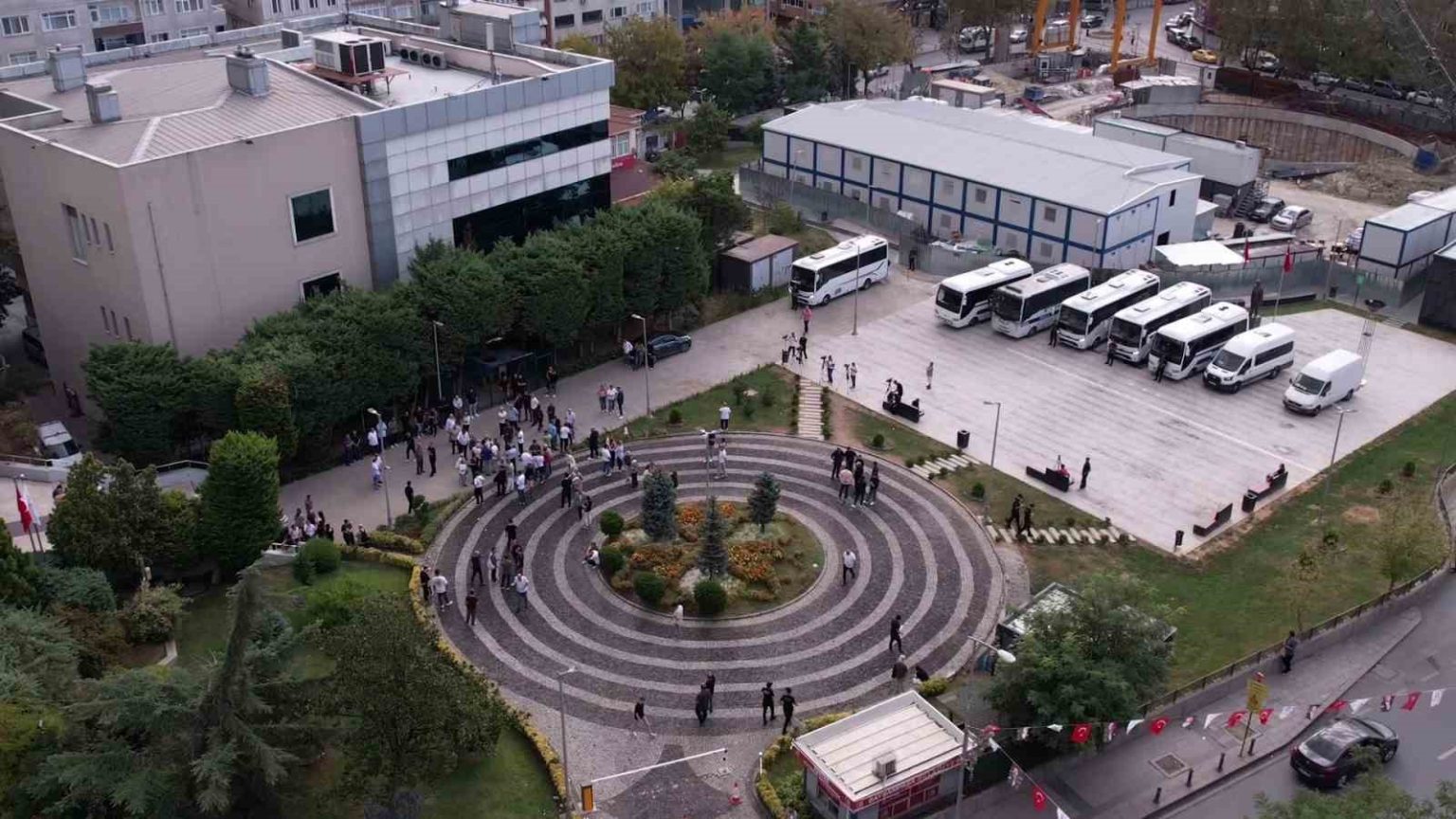 bayrampasa-belediye-baskani-hasan-mutlunun-da-bulundugu-39-kisiye-tutuklama-talebi