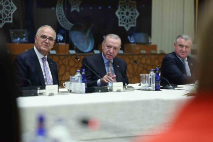 cumhurbaskani-erdogan-a-milli-kadin-voleybol-takimini-kabul-etti