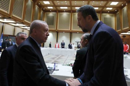 cumhurbaskani-erdogan-turkiye-a-milli-erkek-basketbol-takimini-kabul-etti