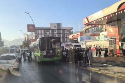 denizlide-halk-otobusleri-yolda-kalmaya-devam-ediyor