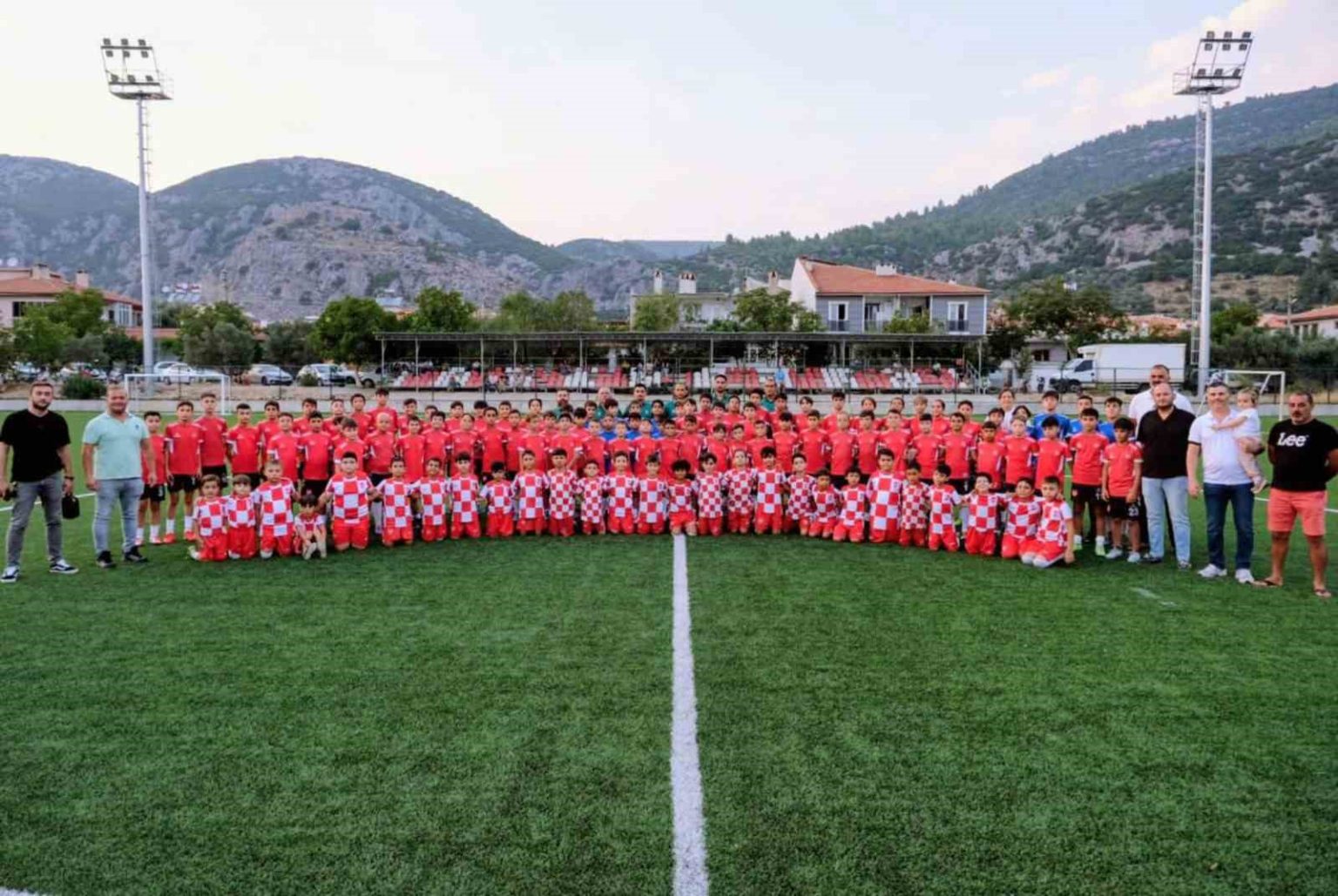 dugerek-mahallesi-kulubune-sahip-cikti