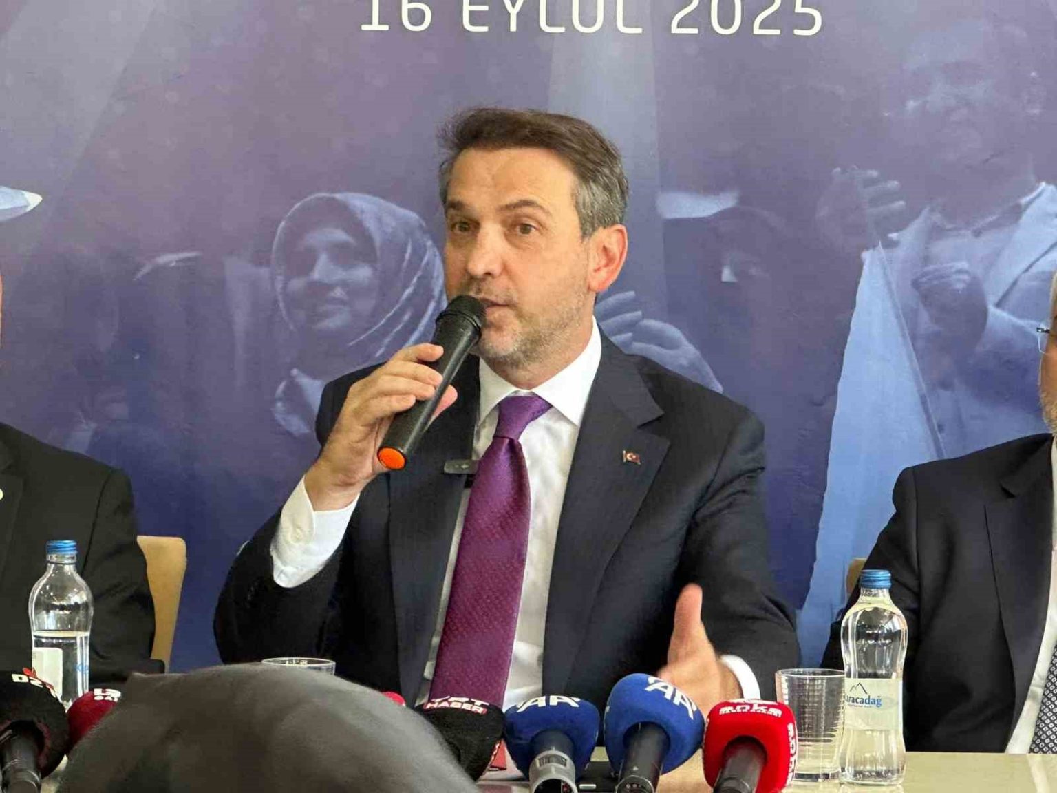 enerji-ve-tabii-kaynaklar-bakani-bayraktar-adiyaman-asrin-felaketinin-ardindan-buyuk-oranda-ayaga-kalkmis