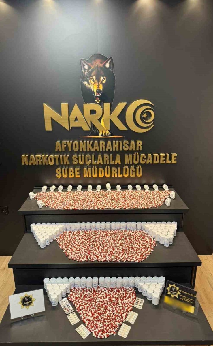 eve-yapilan-uyusturucu-baskini-polis-kamerasinda