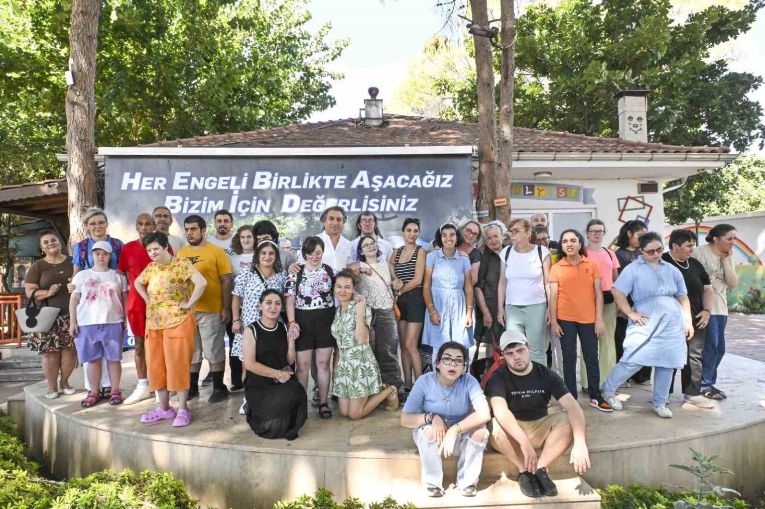 muratpasada-engelleri-asan-bulusma