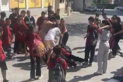 okul-cikisi-zorbaliga-ugrayan-12-yasindaki-cocuga-acimasiz-siddet