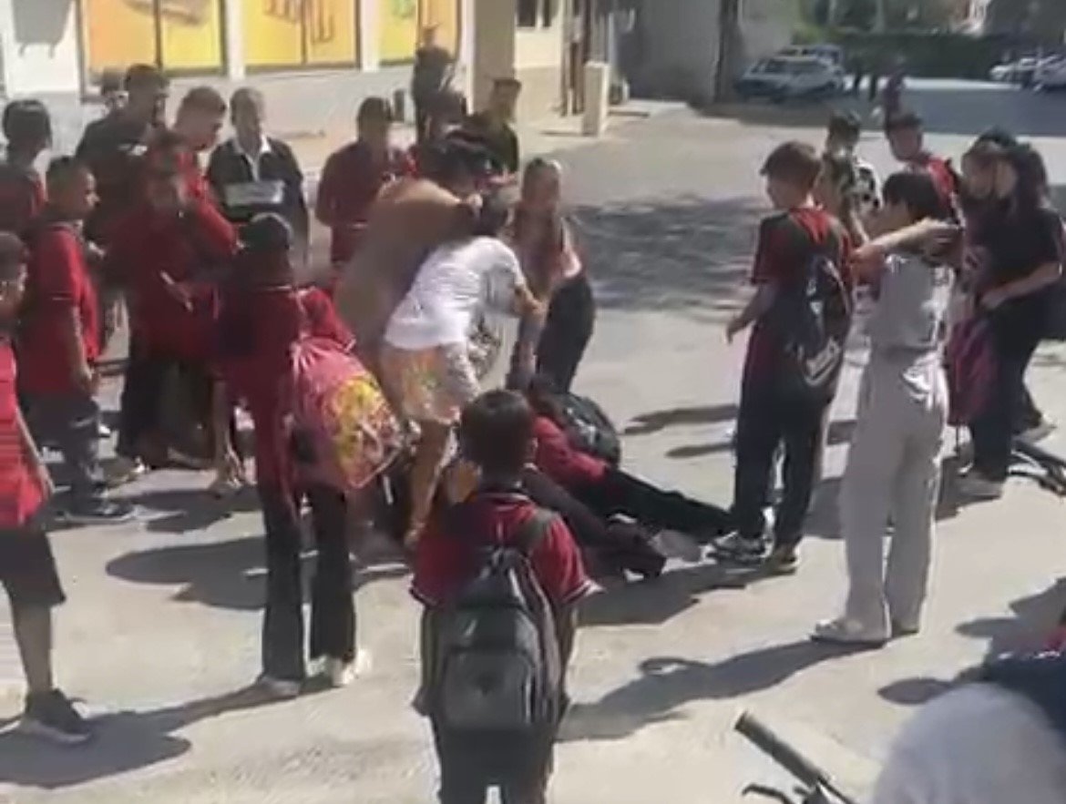 okul-cikisi-zorbaliga-ugrayan-12-yasindaki-cocuga-acimasiz-siddet