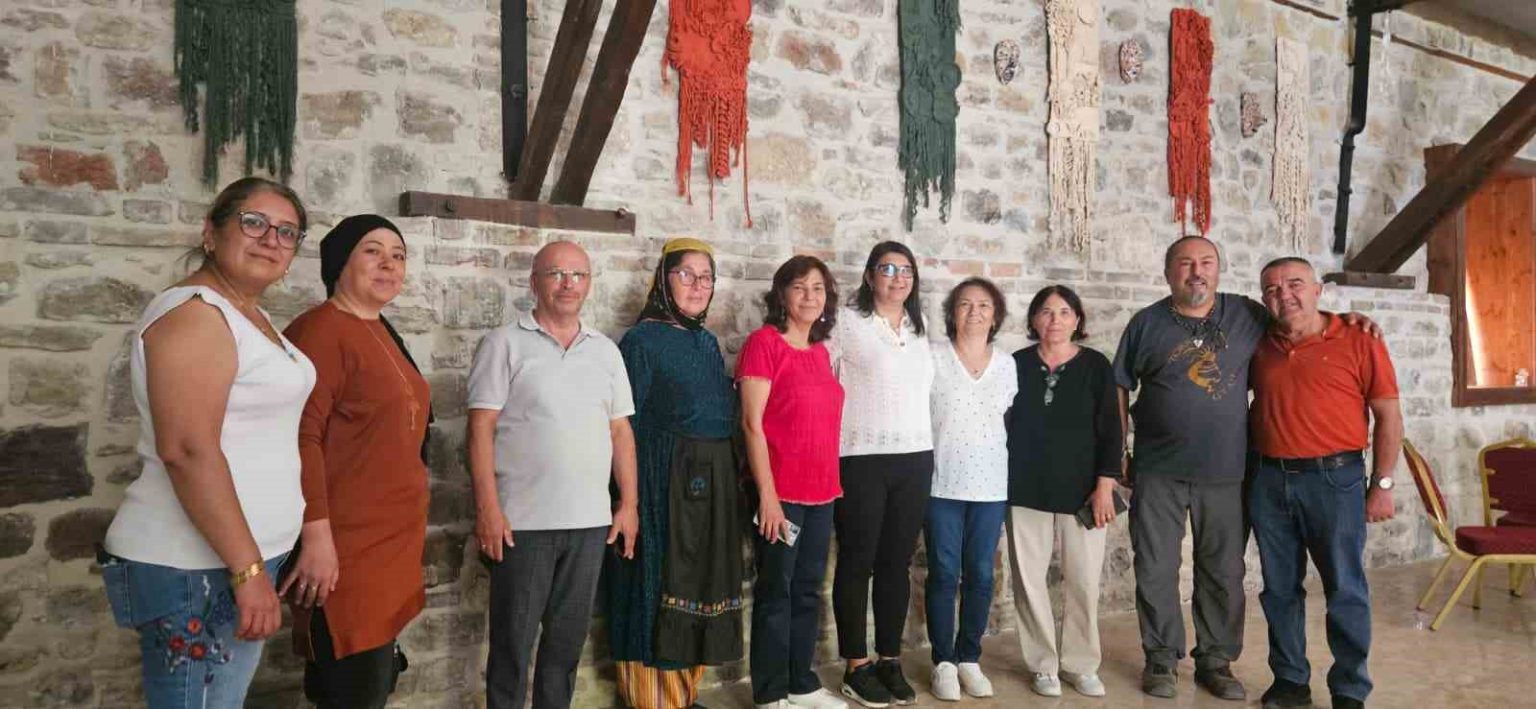 pamugun-ruhu-27-civril-uluslararasi-elma-festivalinde-gorucuye-cikti