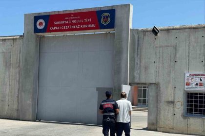 suc-rekortmenleri-yakalandi-yasi-kadar-suc-kaydinin-yaninda-55-yil-hapis-cezasi-varmis