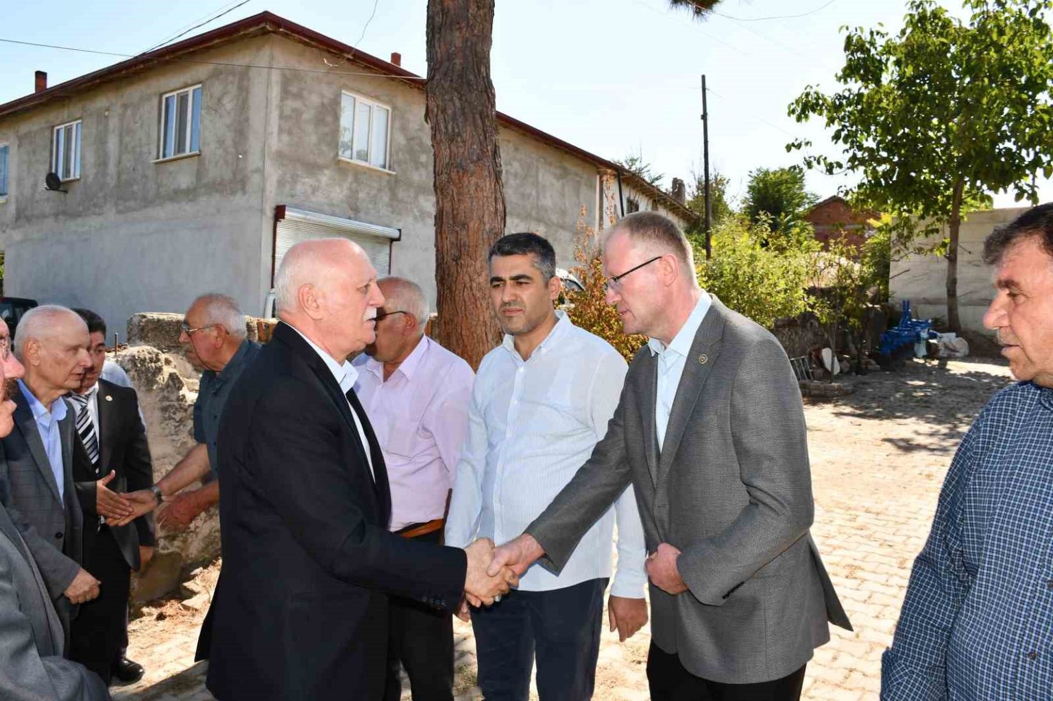 tzob-baskani-bayraktar-kayanin-ailesinin-acisini-paylasti