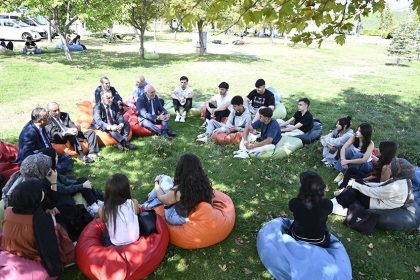 usak-universitesi-yeni-kayit-yaptiran-ogrencilere-kampusu-tanitti