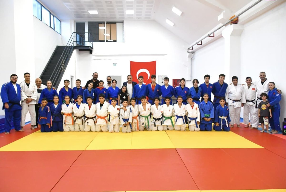 yunusemreli-judocular-her-yas-kategorisinde-kursuye-cikti