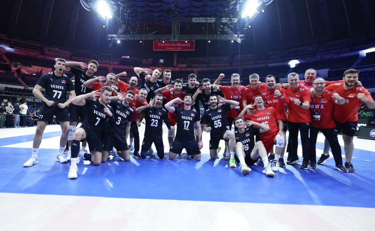 a-milli-erkek-voleybol-takimi-namaglup-son-16-turuna-yukseldi