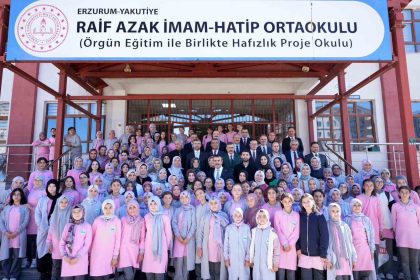 bakan-tekinden-erzurumda-surpriz-okul-ziyareti