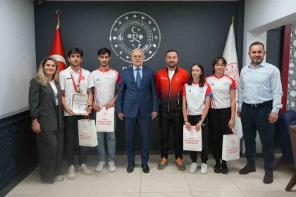 basarilariyla-dikkat-cekiyorlar