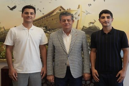 baskan-yarka-yksde-derece-yapan-uslu-kardesleri-agirladi