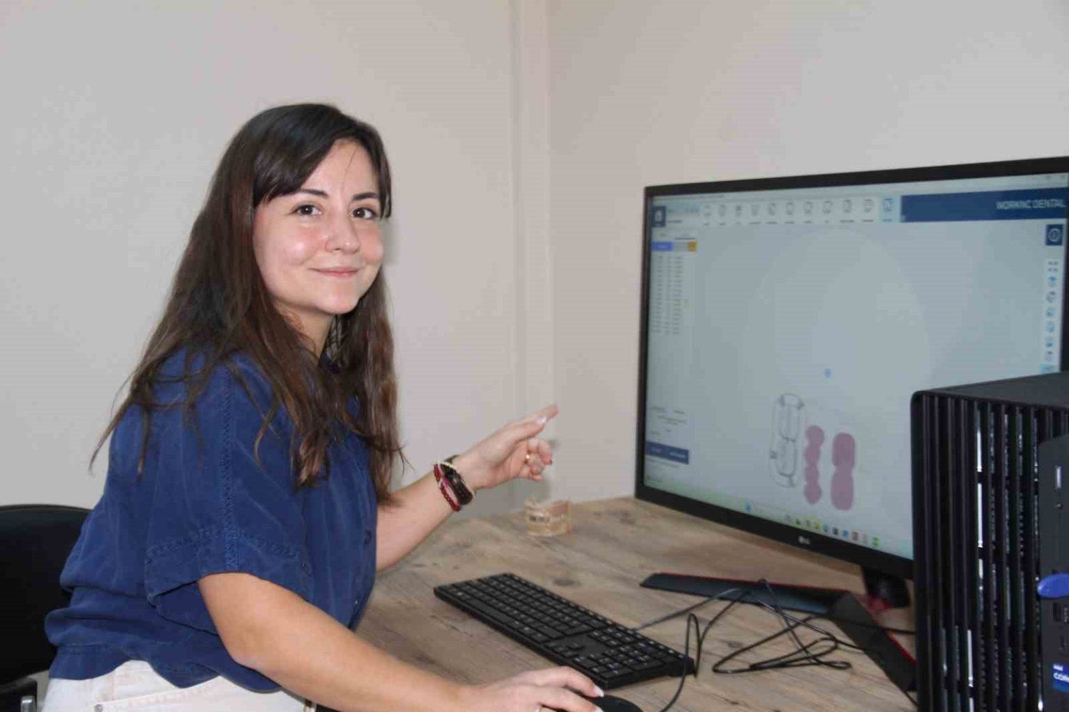 devletten-destek-alan-dis-hekimi-laboratuvar-kurdu