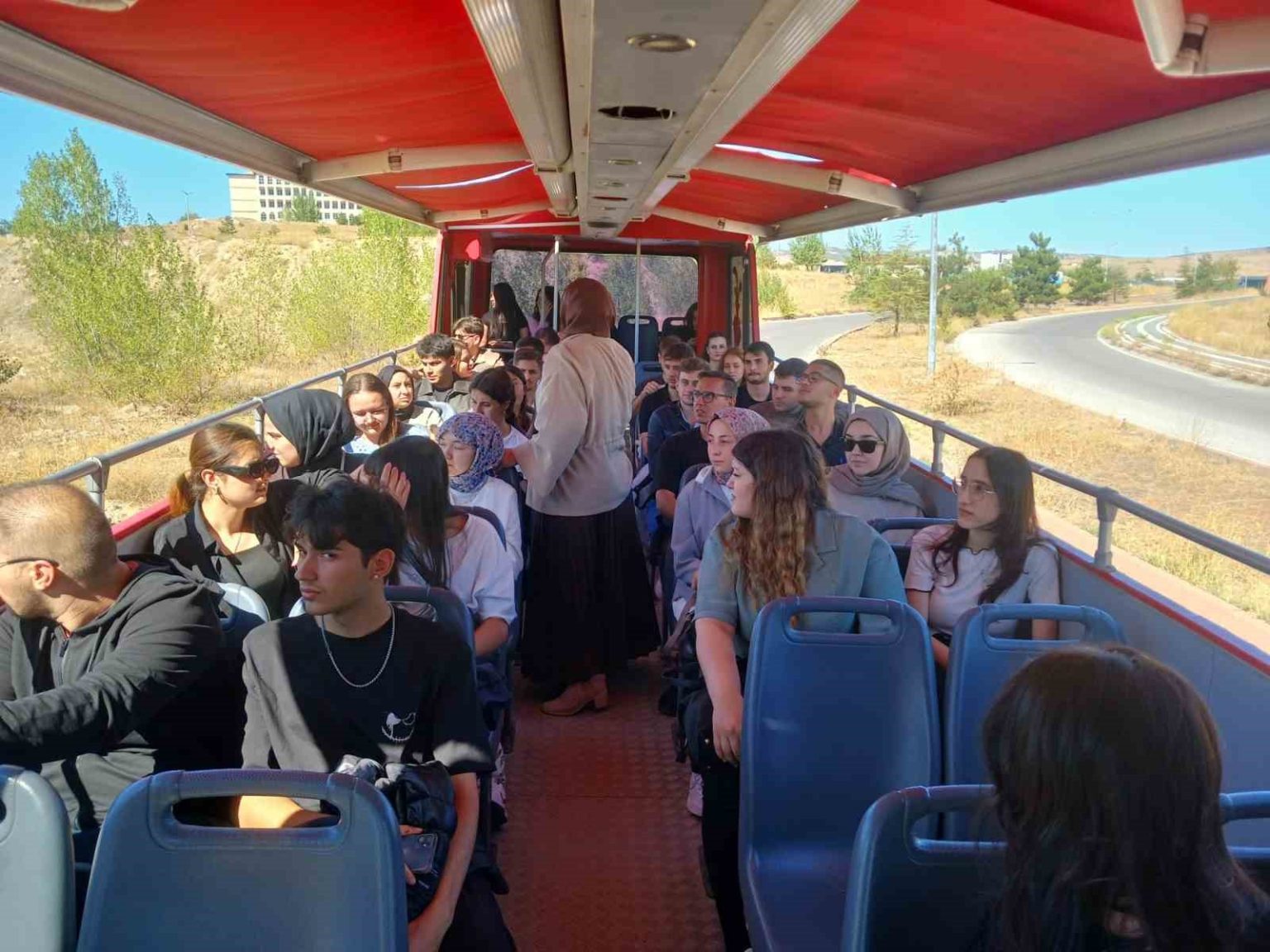 dpude-kampus-gezi-otobusu-uygulamasi-basladi