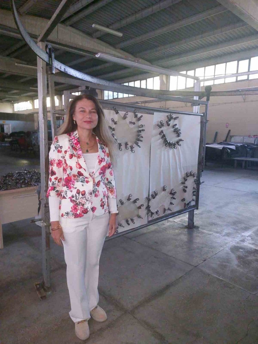 dunyanin-ilk-kadin-deri-profesoru-prof-dr-elif-eser-eke-bayramoglundan-gururlandiran-basari