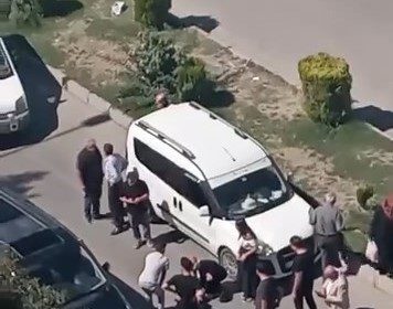 elazigda-aracin-carptigi-sahis-yaralandi