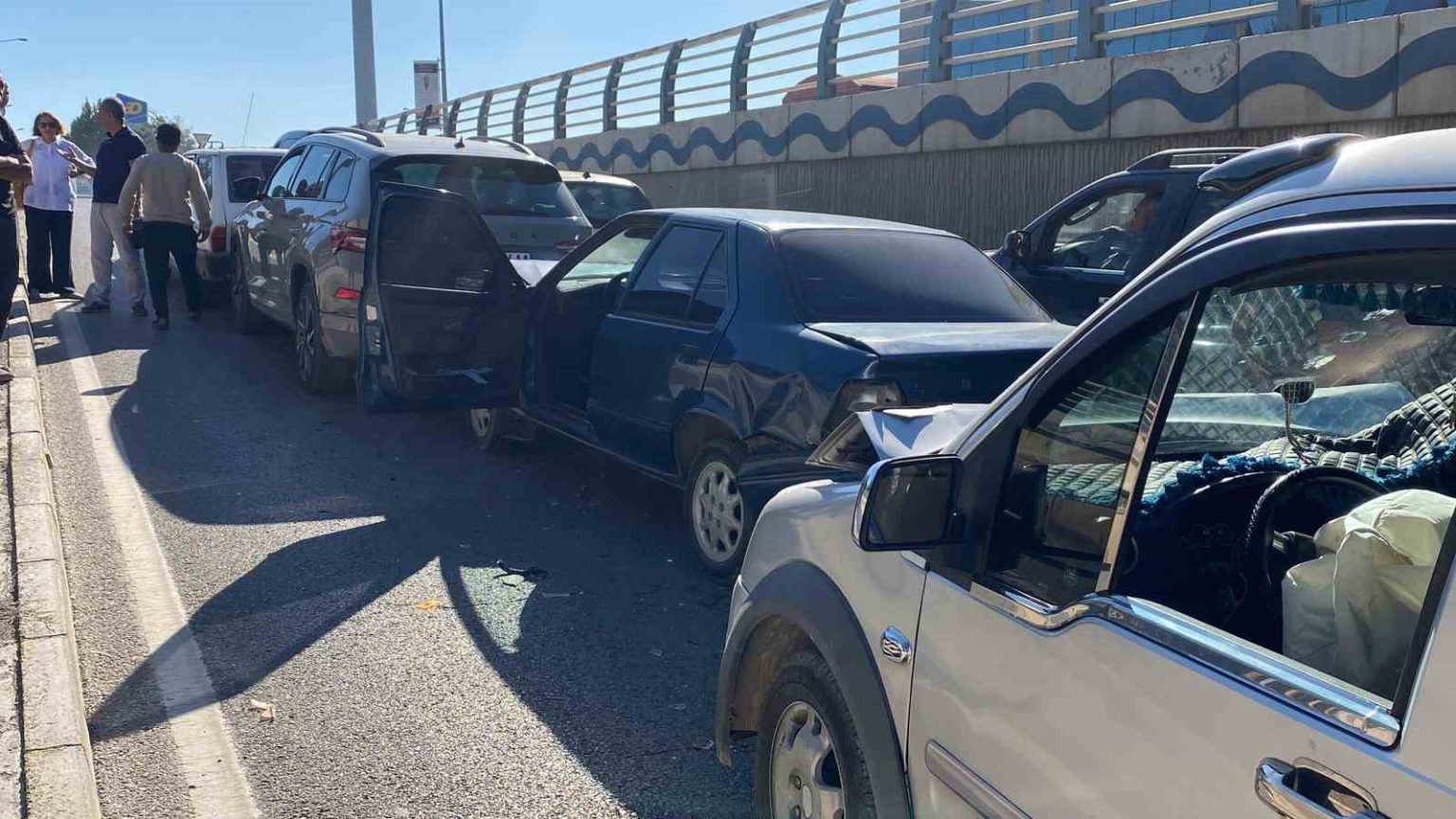 elazigda-zincirleme-trafik-kazasi-2-yarali