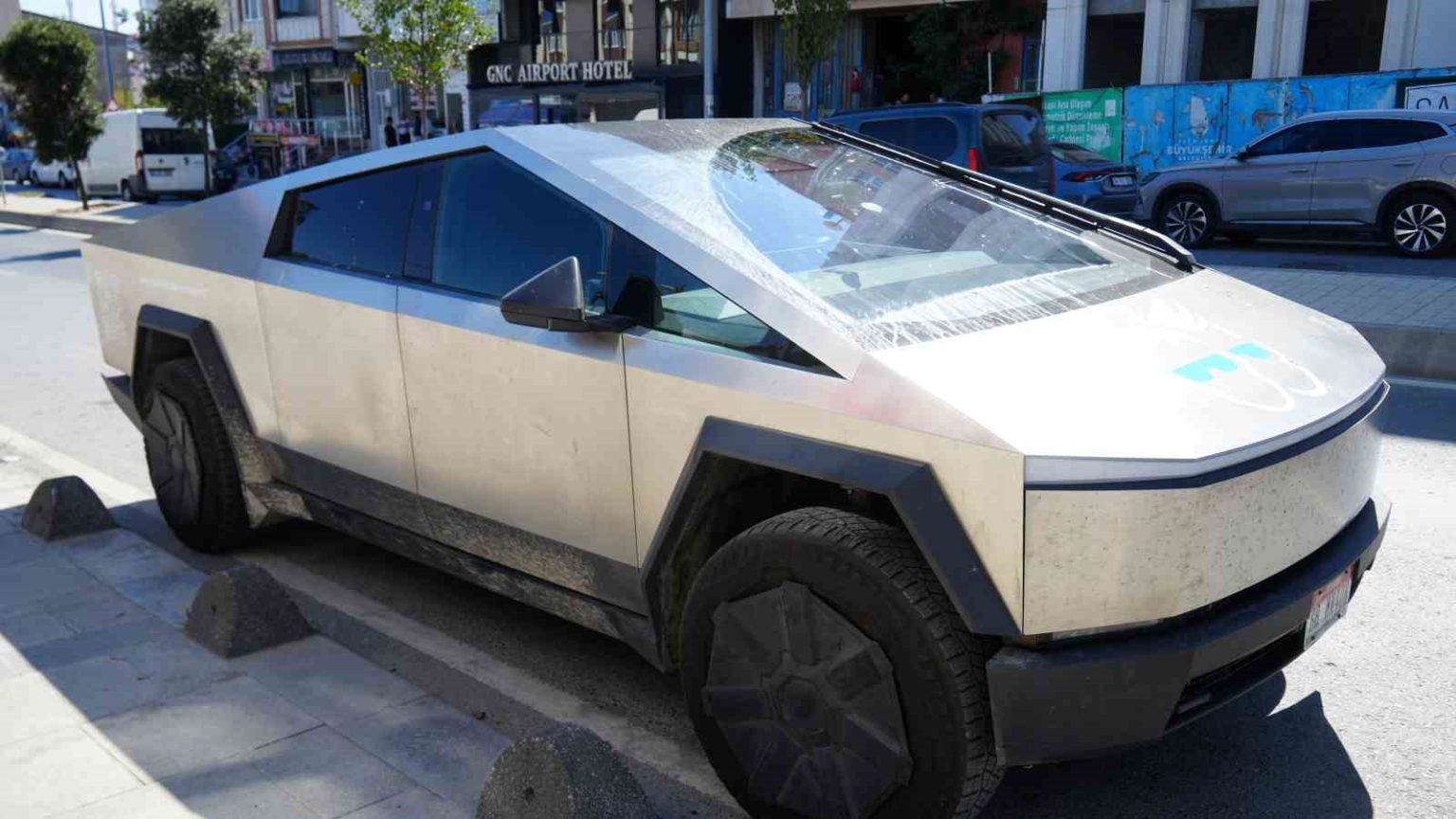 elektrikli-aracla-dunya-turuna-cikan-ikili-turkiyede-ilk-durak-arnavutkoy