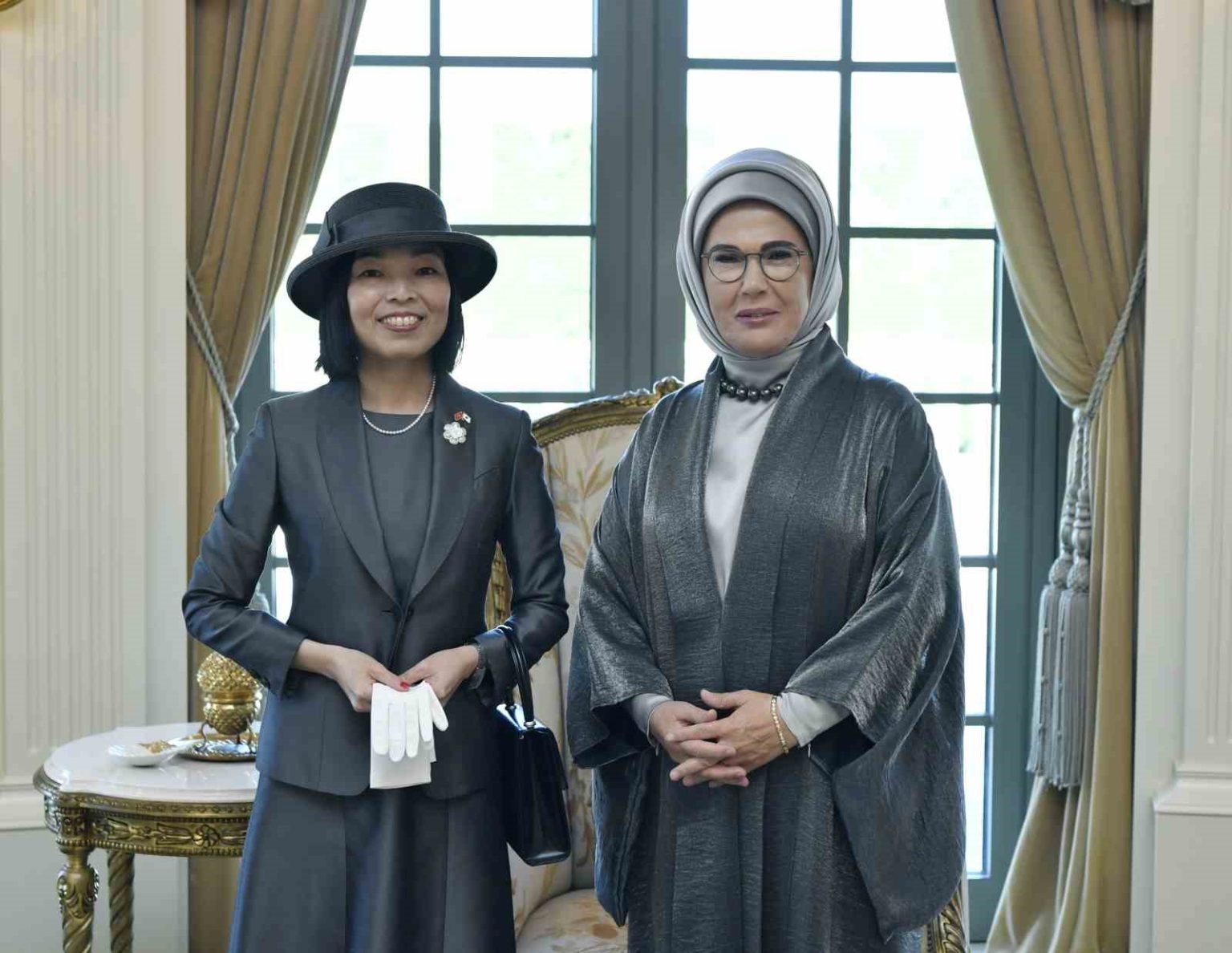emine-erdogan-japonya-altes-prensesi-mikasa-ile-gorustu