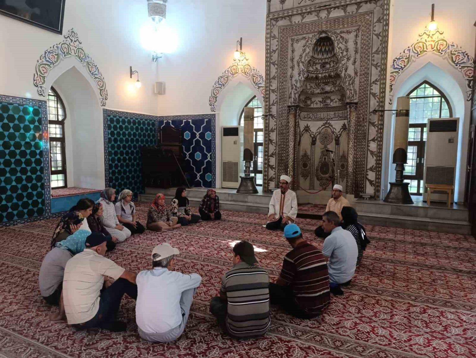 engelli-bireyler-muradiye-kulliyesinde