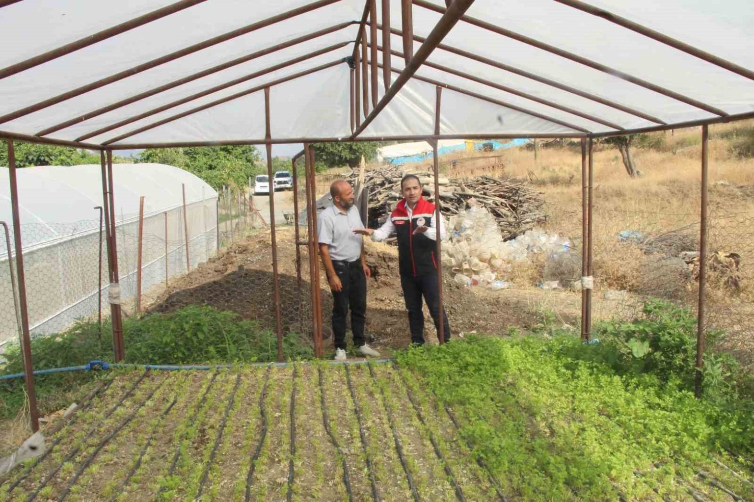 engelli-cocuklari-icin-mucadele-eden-ciftciye-devletten-sera-destegi