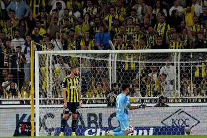 fenerbahce-evinde-ilk-puanini-kaybetti