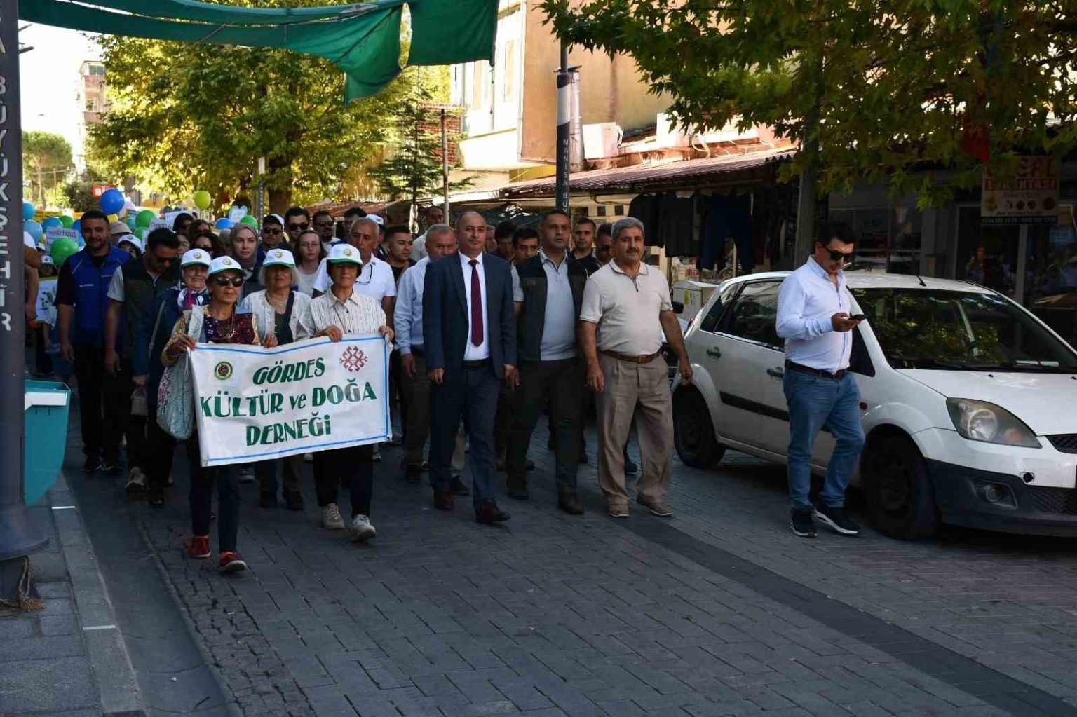 gordeste-yesil-vatan-temali-farkindalik-yuruyusu-duzenlendi
