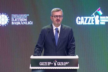 iletisim-baskani-duran-israilin-250den-fazla-dezenformasyonunu-ifsa-ederken-bir-vicdan-hareketine-onculuk-ettigimizi-biliyoruz