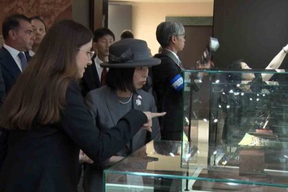 japonya-prensesi-akiko-mikasa-arkeolojinin-altin-cagi-sergisini-ziyaret-etti