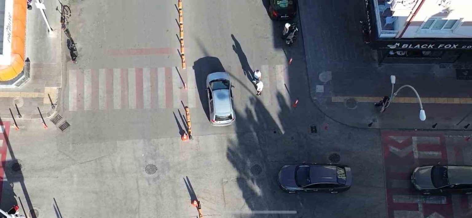 karamanda-yayalara-yol-vermeyen-suruculer-cezadan-kacamadi