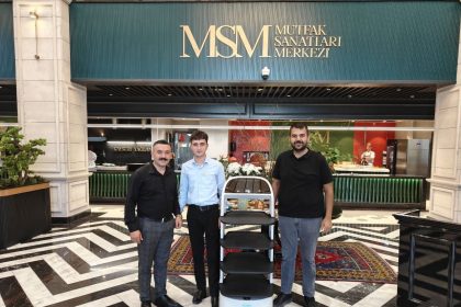 kayserinin-lezzetlerini-sofralara-robot-tasiyor