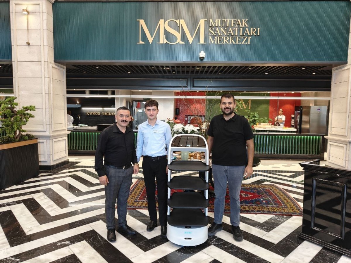 kayserinin-lezzetlerini-sofralara-robot-tasiyor