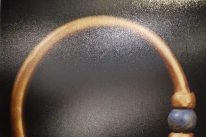 misirda-3-bin-yillik-altin-bilezik-kayboldu