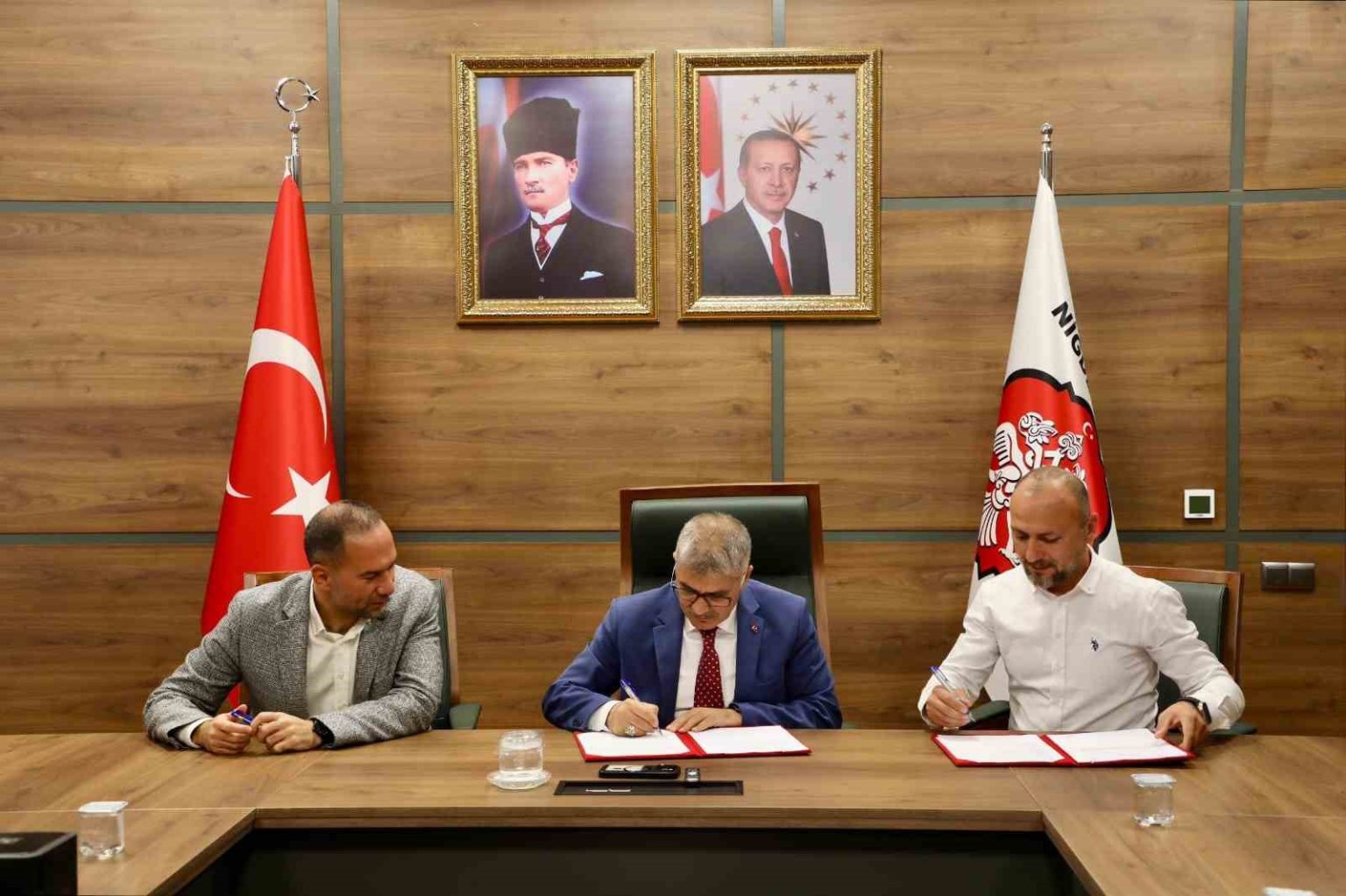 nigdede-turizm-ve-sosyal-hizmetler-icin-iki-onemli-protokol-imzalandi