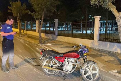 otomobil-carptigi-motosikleti-70-metre-surukledi-1-yarali