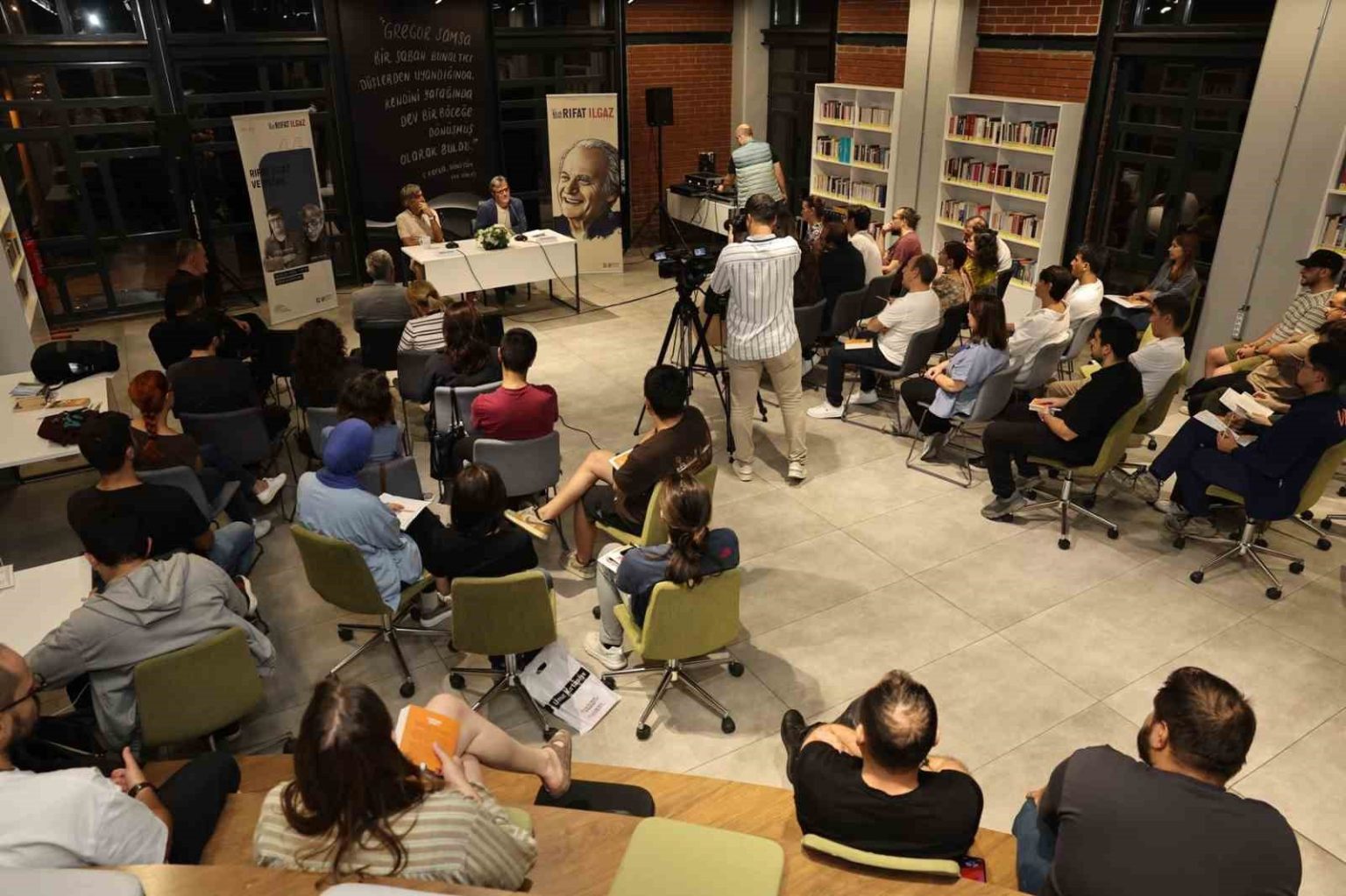 rifat-ilgazin-mizahi-yonu-ele-alindi