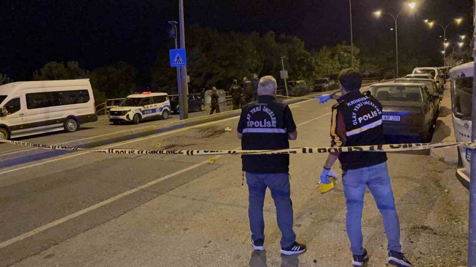 samsunda-geceleyin-sokak-ortasinda-silahli-saldiri-3-yarali