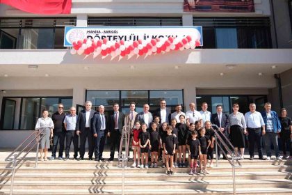 sarigolun-en-buyuk-okulu-yeni-binasinda-ilk-torenini-yapti