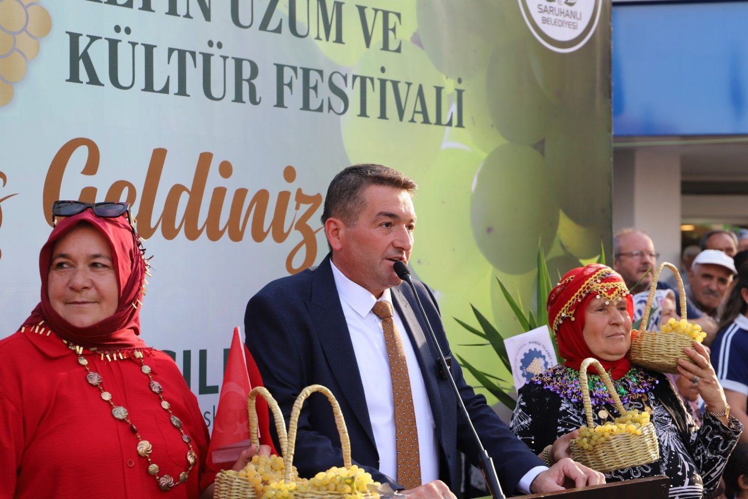 saruhanli-18-uzum-festivali-ile-renklendi