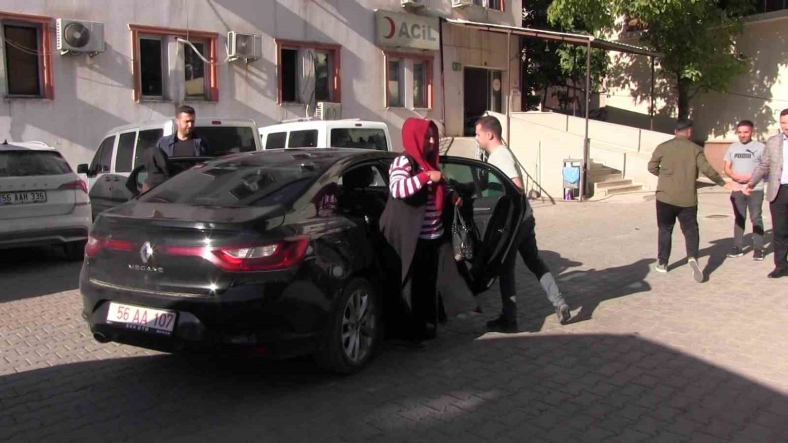 siirtte-kaymakam-makam-aracini-saglik-icin-seferber-etti