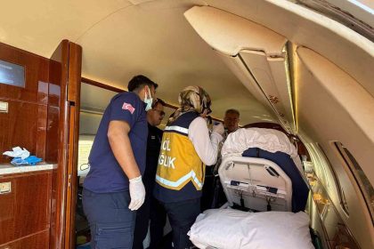 siirtteki-hasta-ambulans-ucakla-istanbula-sevk-edildi