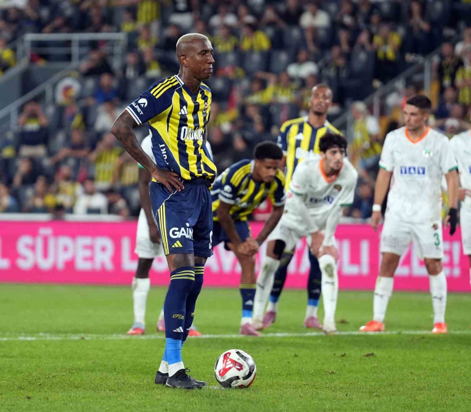 talisca-ligde-2-kez-penalti-kacirdi