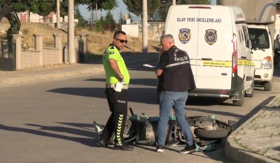 tavsanlida-trafik-kazasi-2-yarali