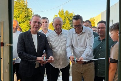 tavsanlida-yenilenen-moymul-spor-kulubu-kapali-hali-sahasi-hizmete-acildi
