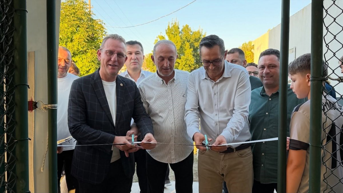 tavsanlida-yenilenen-moymul-spor-kulubu-kapali-hali-sahasi-hizmete-acildi