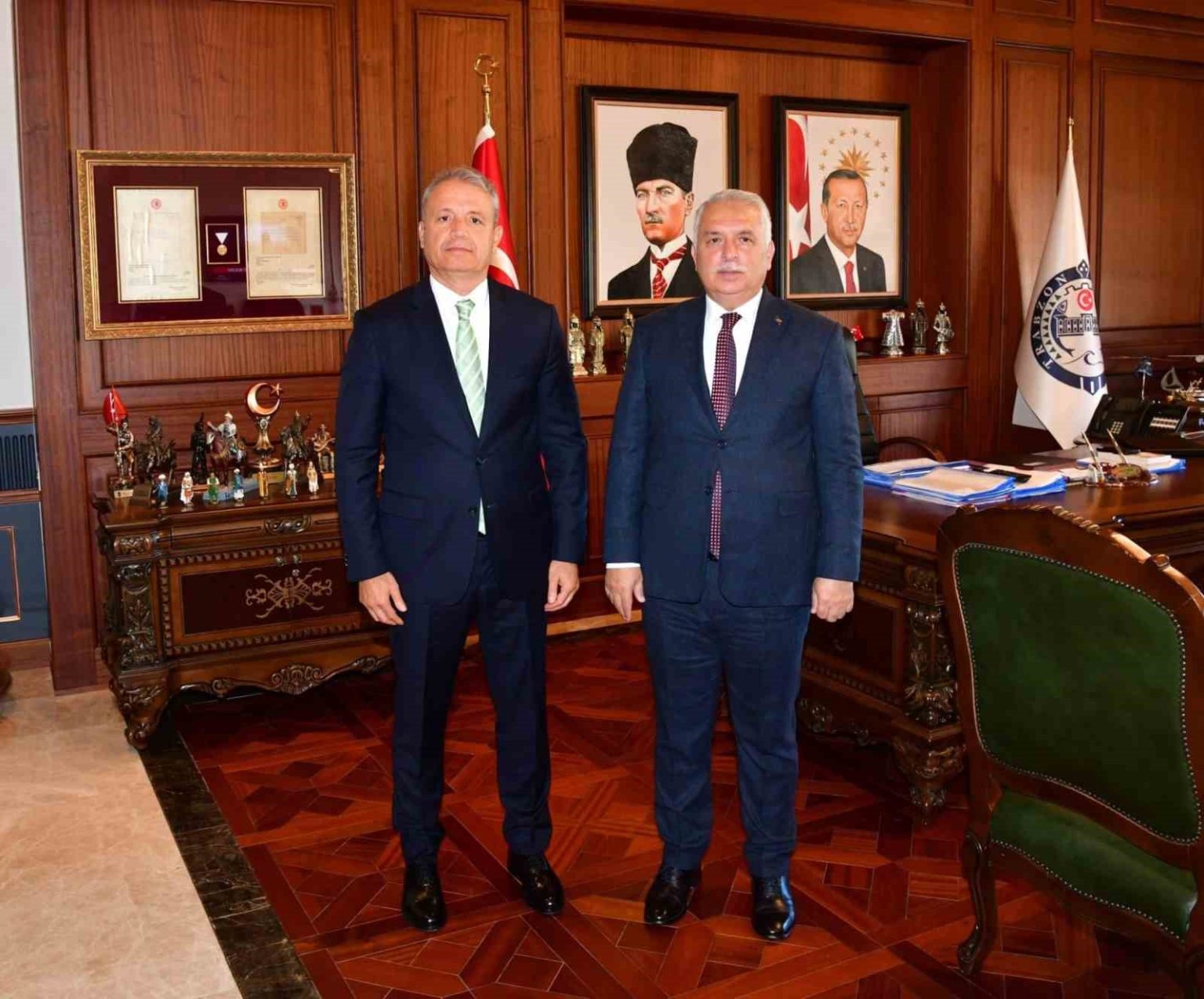 trabzonun-yeni-emniyet-muduru-logoglundan-vali-yildirima-ziyaret